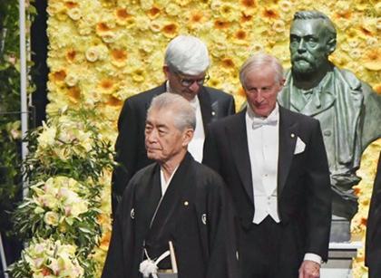 日本諾貝爾獎獲得者