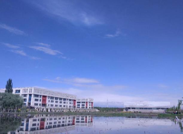 新疆信息工程学校